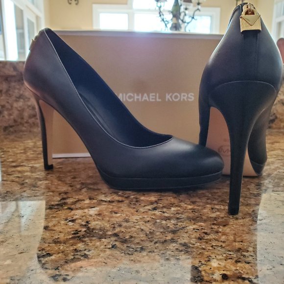 Shoes - Picture 1 of 1